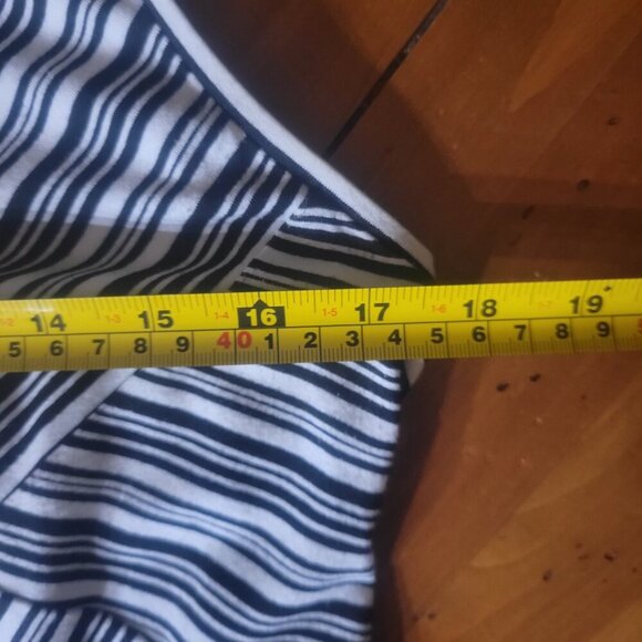 Yansi Fugel Women's Multi Directional Stripe Sleeveless Top Black/White - Size L - Picture 7 of 8